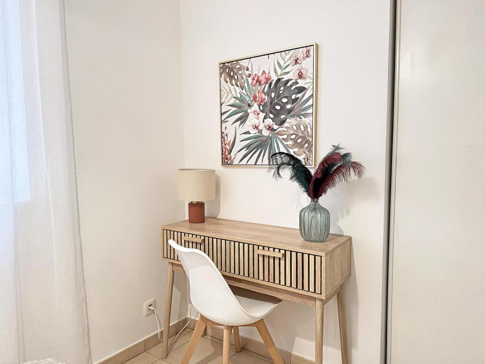 Suite Zelie Lyon Luaran gambar