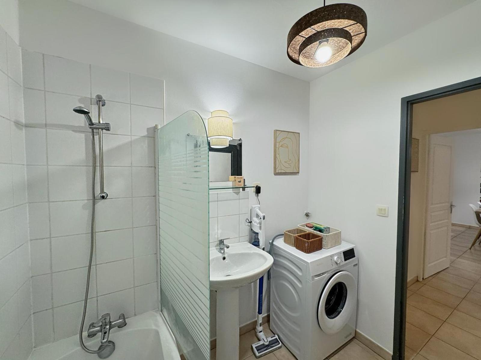 Suite Zelie Lyon Luaran gambar