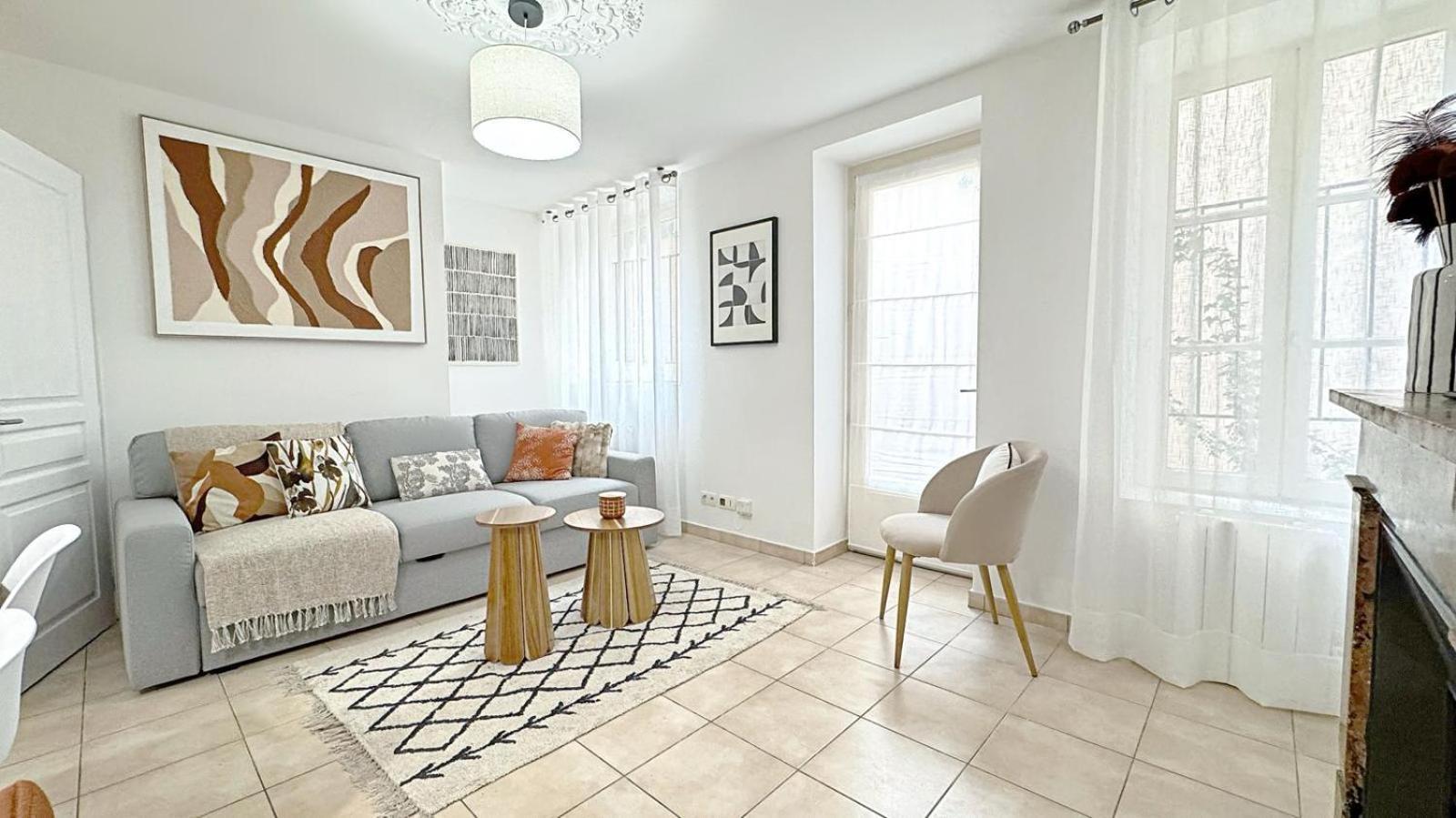 Suite Zelie Lyon Luaran gambar